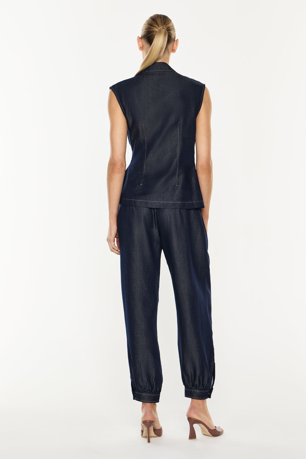 Quiet Command Wrap Top