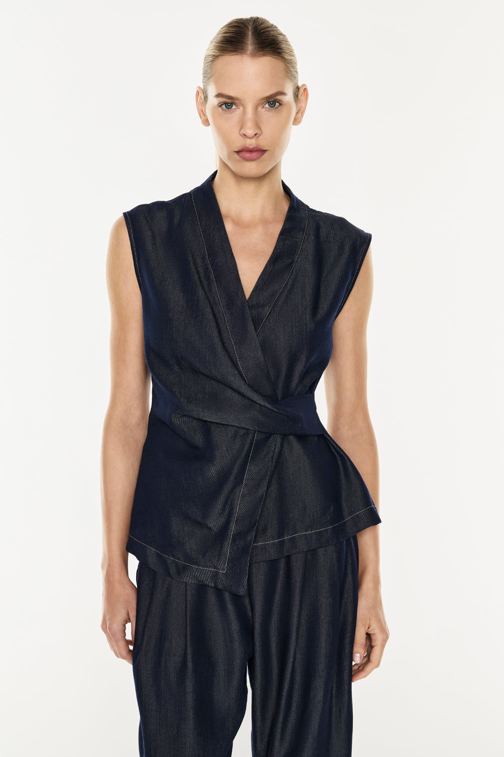 Quiet Command Wrap Top