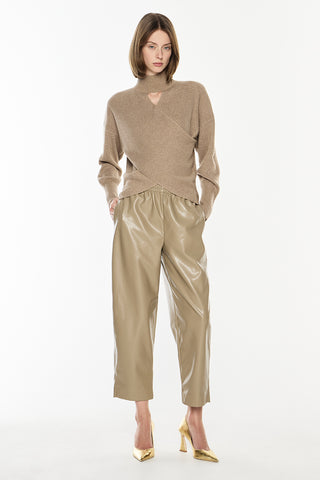 Major Players Pull On Pant