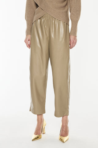 Major Players Pull On Pant