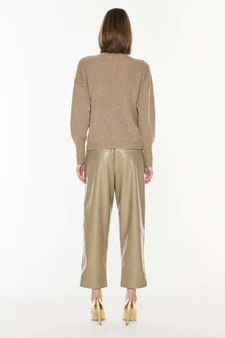 Major Players Pull On Pant