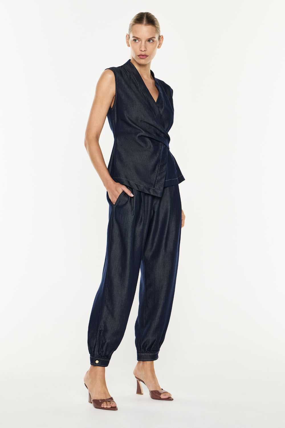 Quiet Command Wrap Top